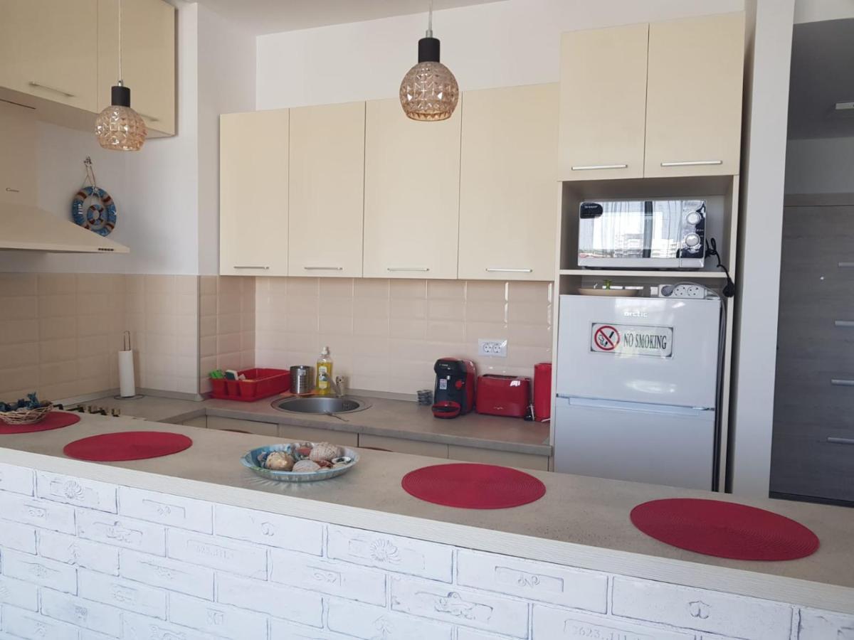 Ferienwohnung Estival Studio By Onix Blue Mamaia Nord Năvodari Exterior foto
